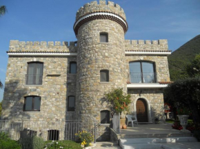 Гостиница Villa Le Favole  Sant'Egidio del Monte Albino